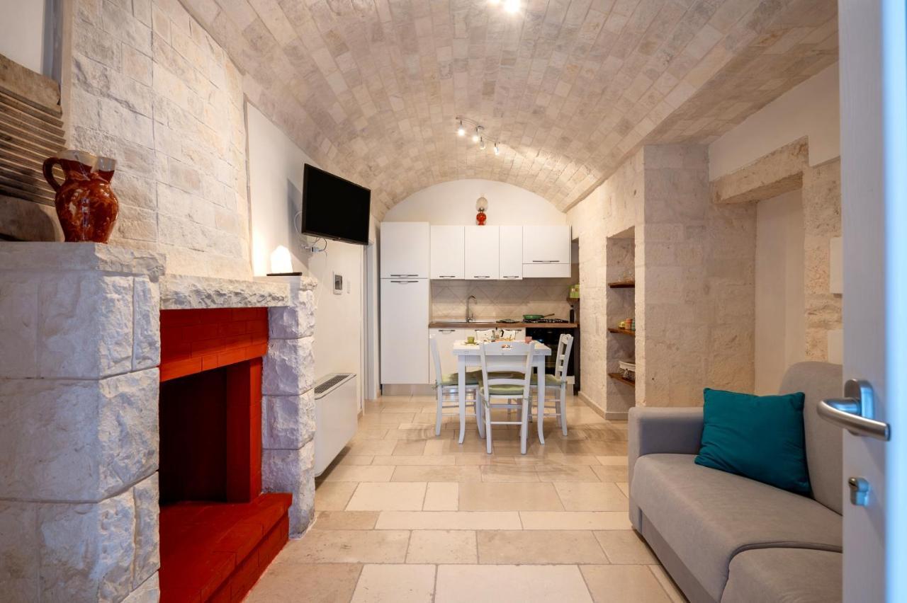 Trullo Il Focolare In Masseria Cisternino Eksteriør bilde