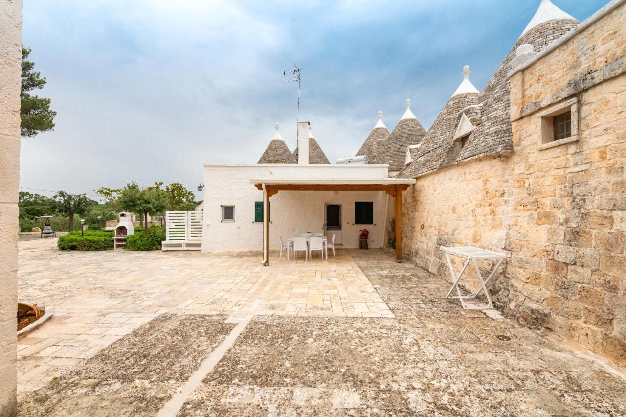 Trullo Il Focolare In Masseria Cisternino Eksteriør bilde