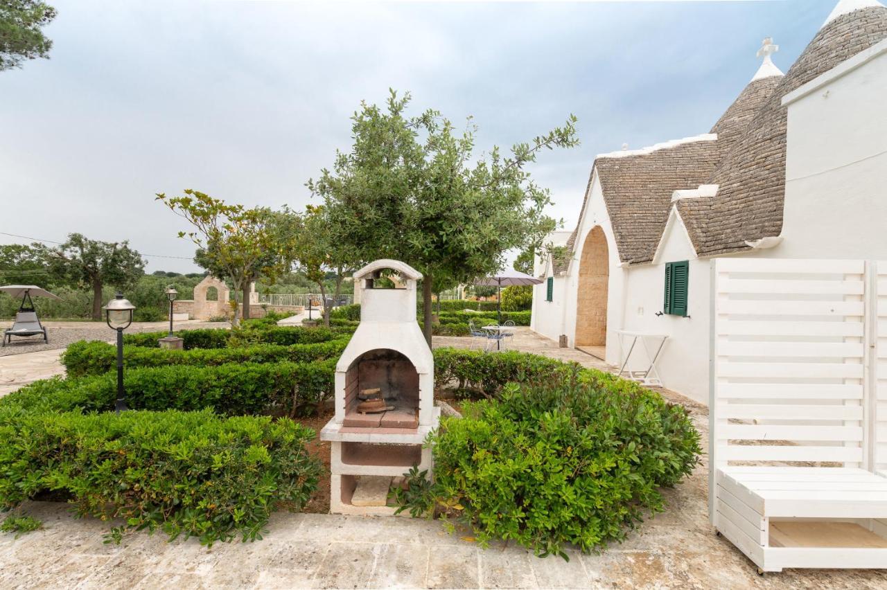 Trullo Il Focolare In Masseria Cisternino Eksteriør bilde